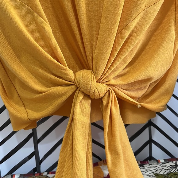 Glam Sunny Sunflower Yellow Tie Front Short Sleeve Top, Size Medium - Picture 4 of 12